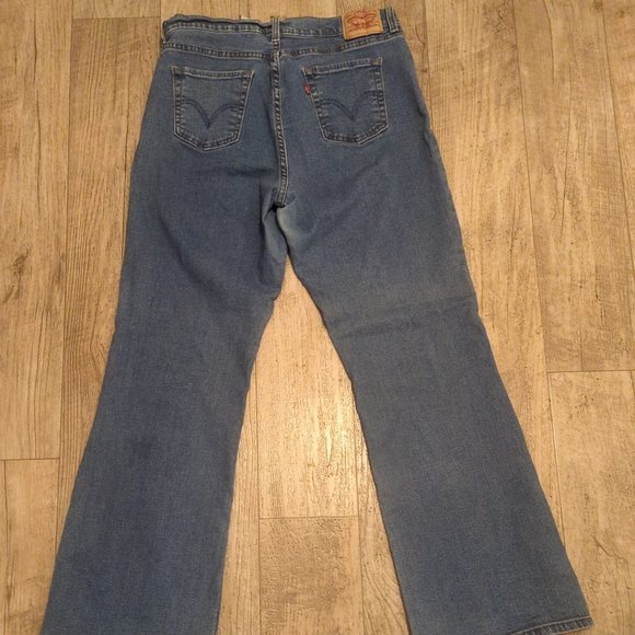 Levis 512 Womens 16M Perfectly Slimming Stretch Light Wash Jeans measures 32x31 - Picture 2 of 10